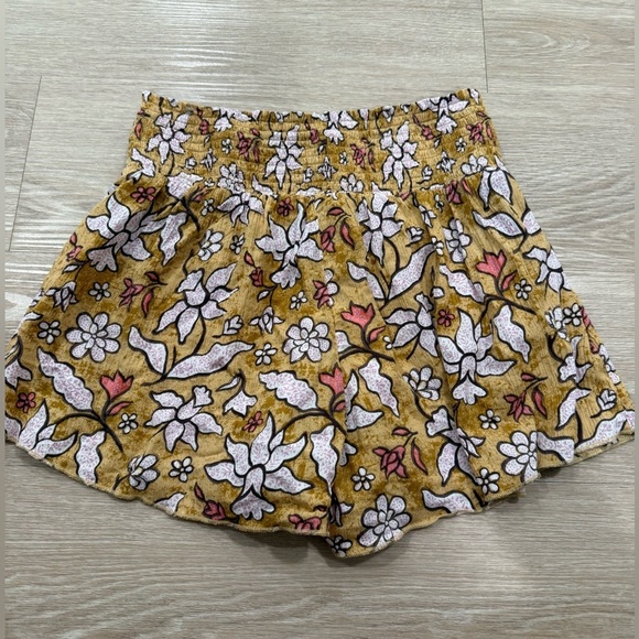 NWOT Aerie Floral Smocked High Waisted Shorts - Picture 3 of 3